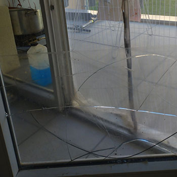 vitre cassée, réparation rapide avec le vitrier Lyon